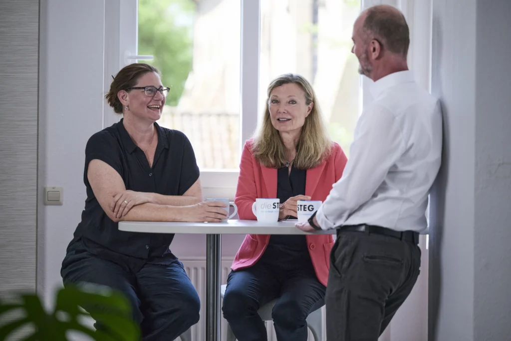 kontakt-ansprechpartner-die-steg-baulandentwicklung-baugebiet-Die_STEG_2120-0366